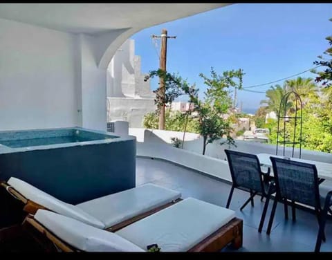 The Muses of Santorini Private Jacuzzi Suites Condo in Mesaria