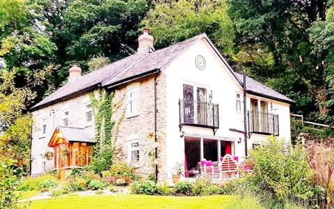 Kingsley Cottage B & B Bed and breakfast in West Devon District