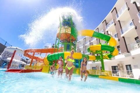 Activities, Swimming pool, children, Family