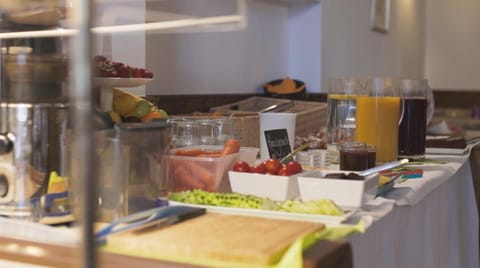 Food and drinks, Food