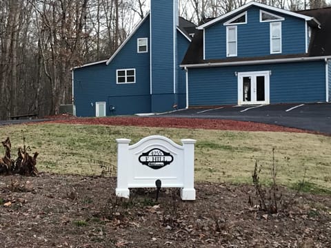 Flint Hill House in Allatoona Lake