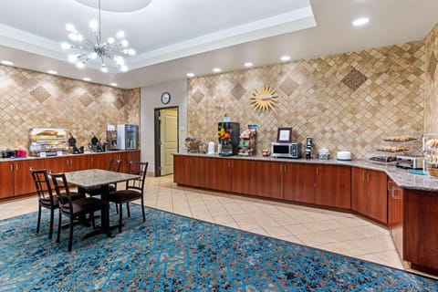La Quinta by Wyndham Denver Gateway Park Hotel in Montbello