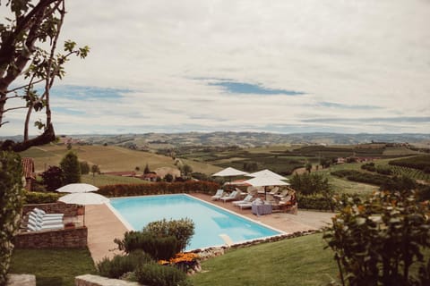 Scarpa Villas - Barolo Luxury Escape Villa in Liguria