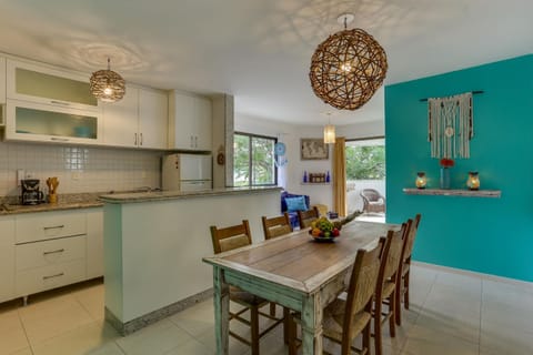 Dining area, Communal kitchen