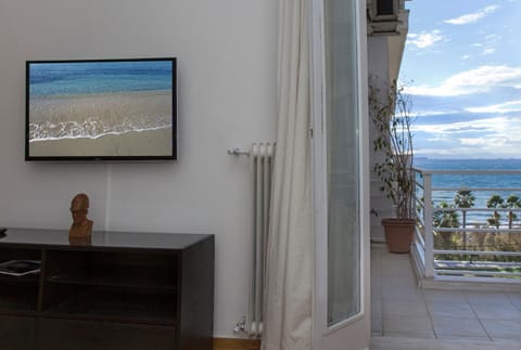 Edem BeachFront SeaView Dream Home In Beautiful Athens Riviera in Palaio Faliro Eigentumswohnung in Alimos