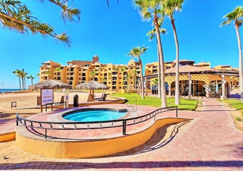 Hot Tub, Pool view, Swimming pool