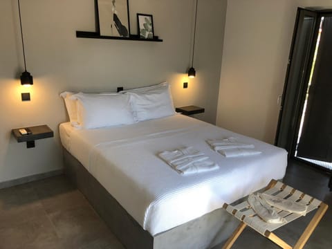 Calme Suites Mani House in Messenia