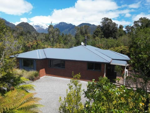 Six Kamahi Guest House & Studio Unit Apartment in Franz Josef / Waiau