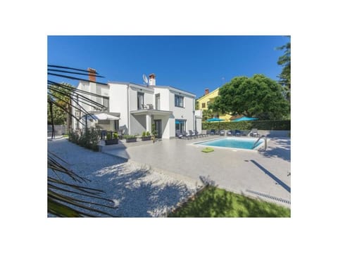 Balcony/Terrace, Swimming pool