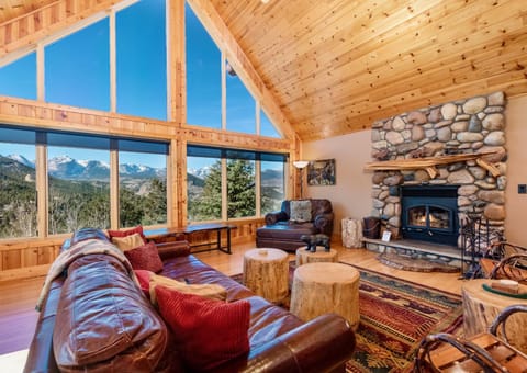 Awestruck Home House in Rocky Mountain National Park