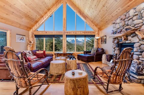 Awestruck Home House in Rocky Mountain National Park