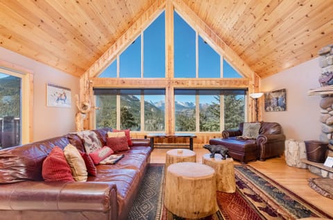 Awestruck Home House in Rocky Mountain National Park