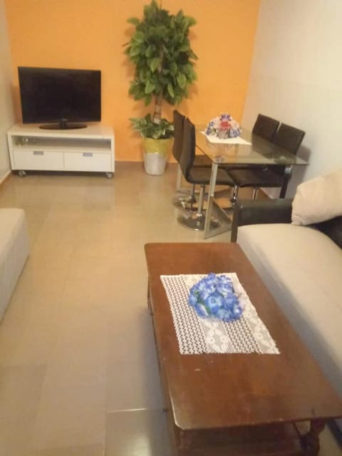 One bedroom appartement with shared pool furnished garden and wifi at M'bour 2 km away from the beach Condo in Saly