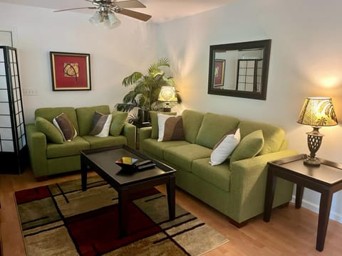 Living room, Seating area