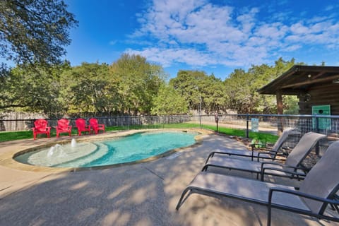 Wimberley Log Cabins Resort and Suites- Unit 2 Maison in Wimberley