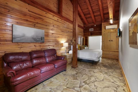 Wimberley Log Cabins Resort and Suites- Unit 2 House in Wimberley