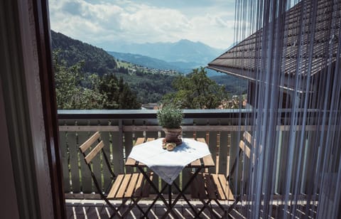 Balcony/Terrace, Mountain view