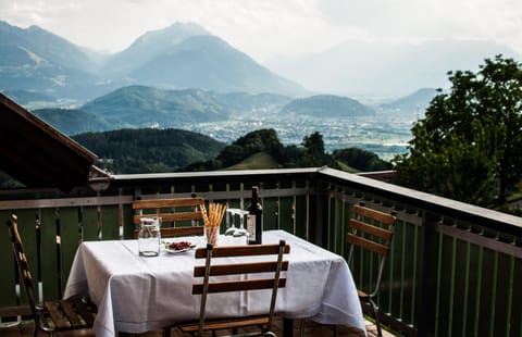 Balcony/Terrace, Mountain view