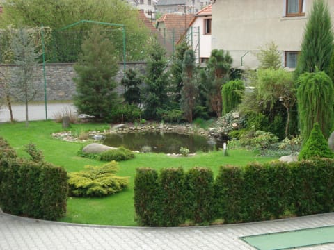 Garden, Garden view