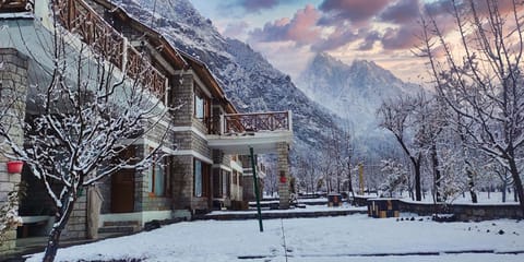 Property building, Winter