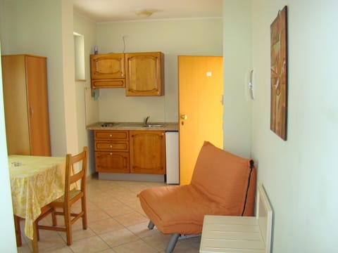 Kitchen or kitchenette, Living room