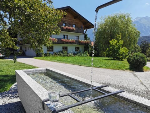 Facade/entrance, Garden, Garden view, Mountain view, Facility for disabled guests