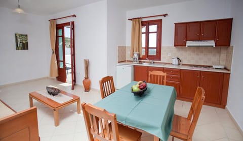 Golden Sun Apartments Appart-hôtel in Karpathos, 857 00, Greece