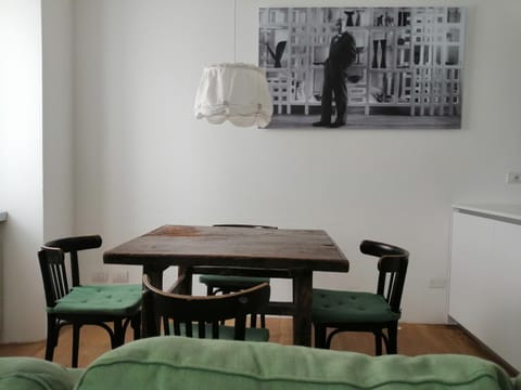 Living room, Decorative detail, Dining area