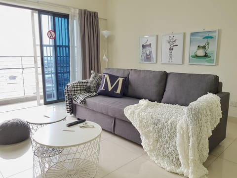 S1 The Snowy @ Fresh and Cosy Setiawalk Puchong Appartement in Subang Jaya