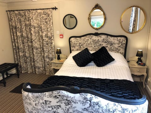 Calcutts House Bed and Breakfast in Telford