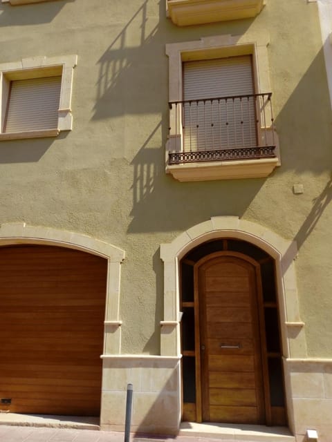 Property building, Facade/entrance