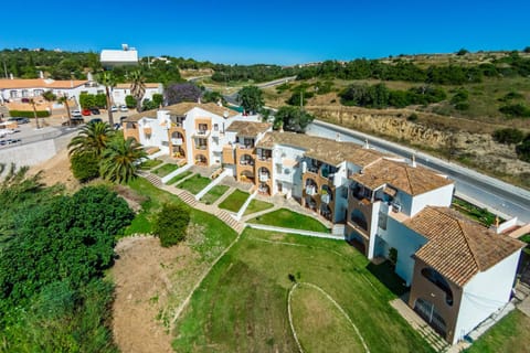 Oleandro Country Club Apartment in Guia