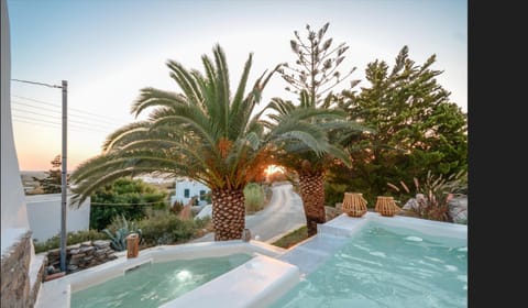 Day, Natural landscape, Hot Tub, Pool view, Swimming pool, Swimming pool, Sunrise, Sunset