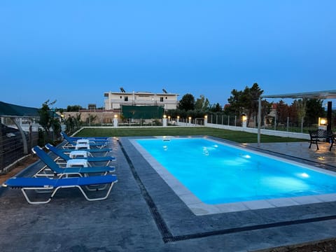 Athens Countryside resort with pool Apartment in North Athens Regional Unit, Greece