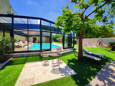 Patio, Garden, Solarium, Pool view, River view