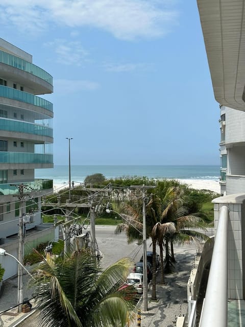 Apartamento 3 Quartos em Frente à Praia do Forte Condominio in Cabo Frio