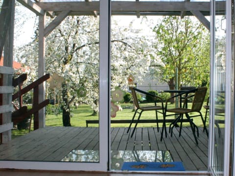 View (from property/room), Balcony/Terrace, Garden view