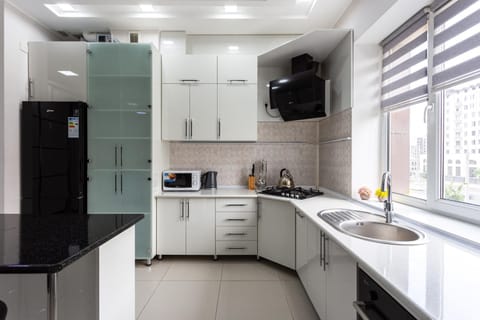 Kitchen or kitchenette, Communal kitchen