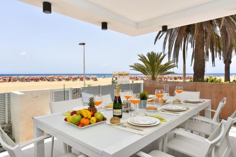 Balcony/Terrace, Dining area, Beach, Sea view