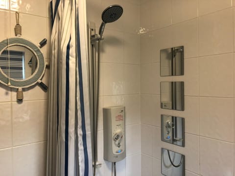 1 Silkin Serviced Accommodation House in Newton Aycliffe