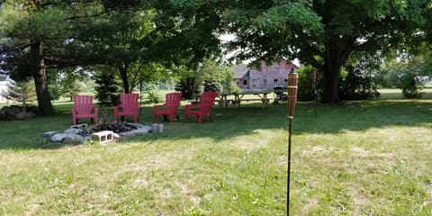 Becker's Private Studio 2 Queen Beds, 1 Futon with a Great Back Yard! Copropriété in Cayuga Lake