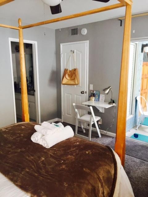 Boho Chic Beach Suite Bed and breakfast in Pacific Beach