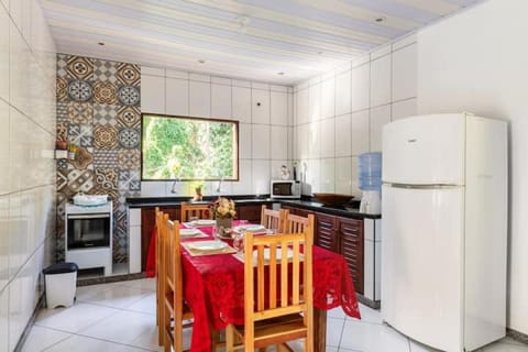 Recanto da Margo 1, casa com acesso a cachoeira House in Paraty