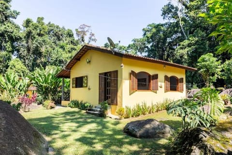 Recanto da Margo 1, casa com acesso a cachoeira House in Paraty