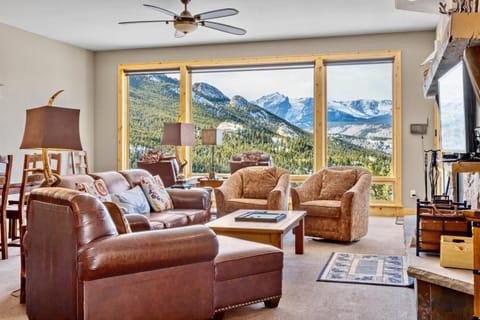 Garlands' Alpine Lodge Condominium 3 Bedroom condo Apartment in Rocky Mountain National Park