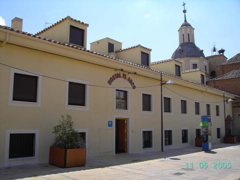 Facade/entrance, Decorative detail, Area and facilities