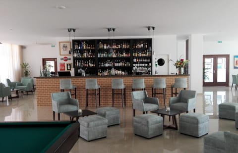 Lounge or bar, Food and drinks, Food, Drinks, Alcoholic drinks, Non alcoholic drinks