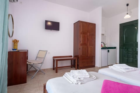 Giannatos' Studios - Makis Apartment in Cephalonia