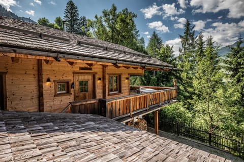 Property building, Day, Natural landscape, View (from property/room), Balcony/Terrace