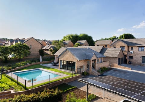 Kyalami Creek Apartment in Sandton